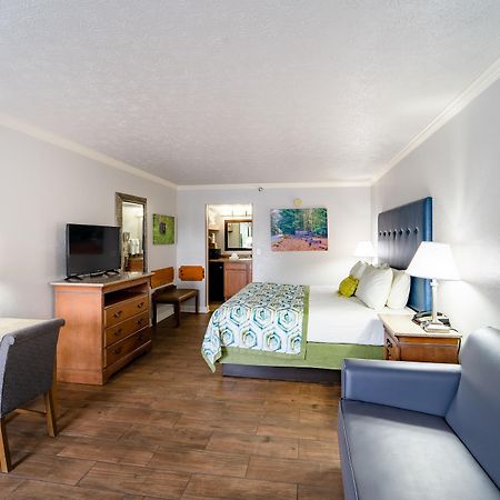 Accommodation By Willow Brook Lodge Пиджен Фордж Екстериор снимка