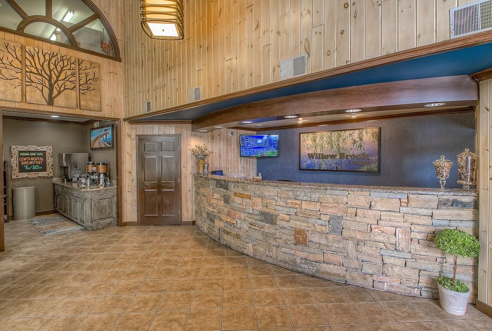 Accommodation By Willow Brook Lodge Пиджен Фордж Екстериор снимка