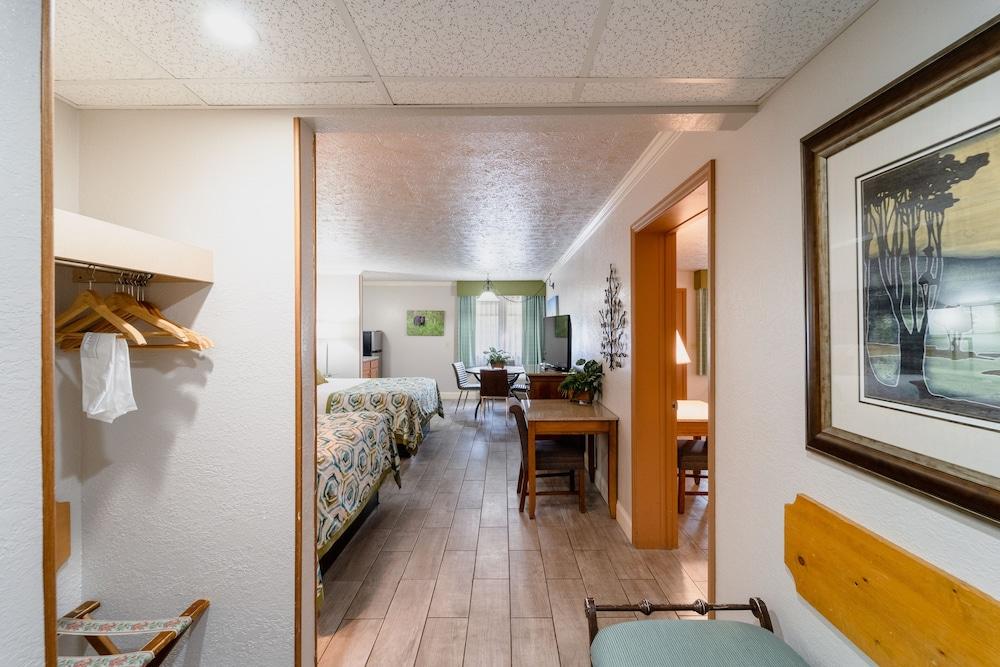 Accommodation By Willow Brook Lodge Пиджен Фордж Екстериор снимка