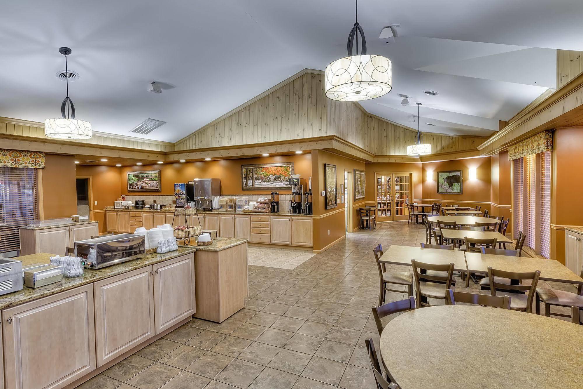 Accommodation By Willow Brook Lodge Пиджен Фордж Екстериор снимка